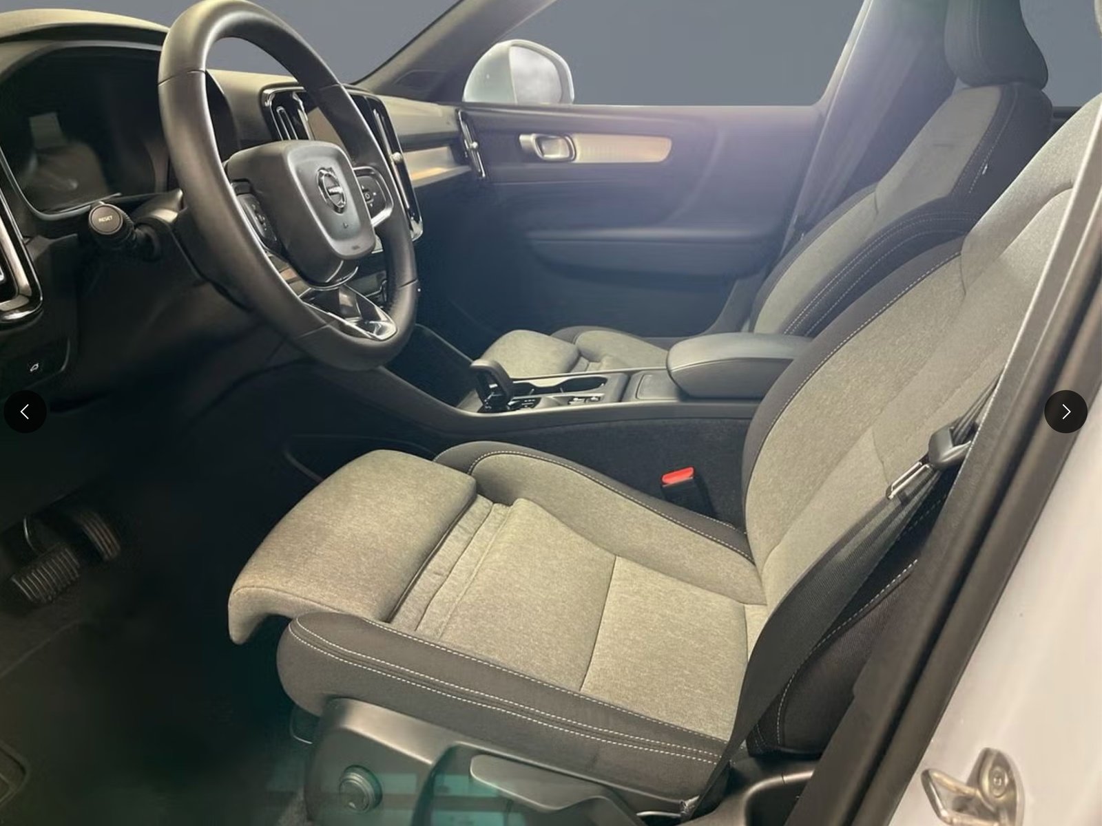 VOLVO XC40 B4 Benzin Mild Hybrid Core DCT, Mild-Hybrid Benzin/Elektro, Occasion / Gebraucht, Automatik - 3