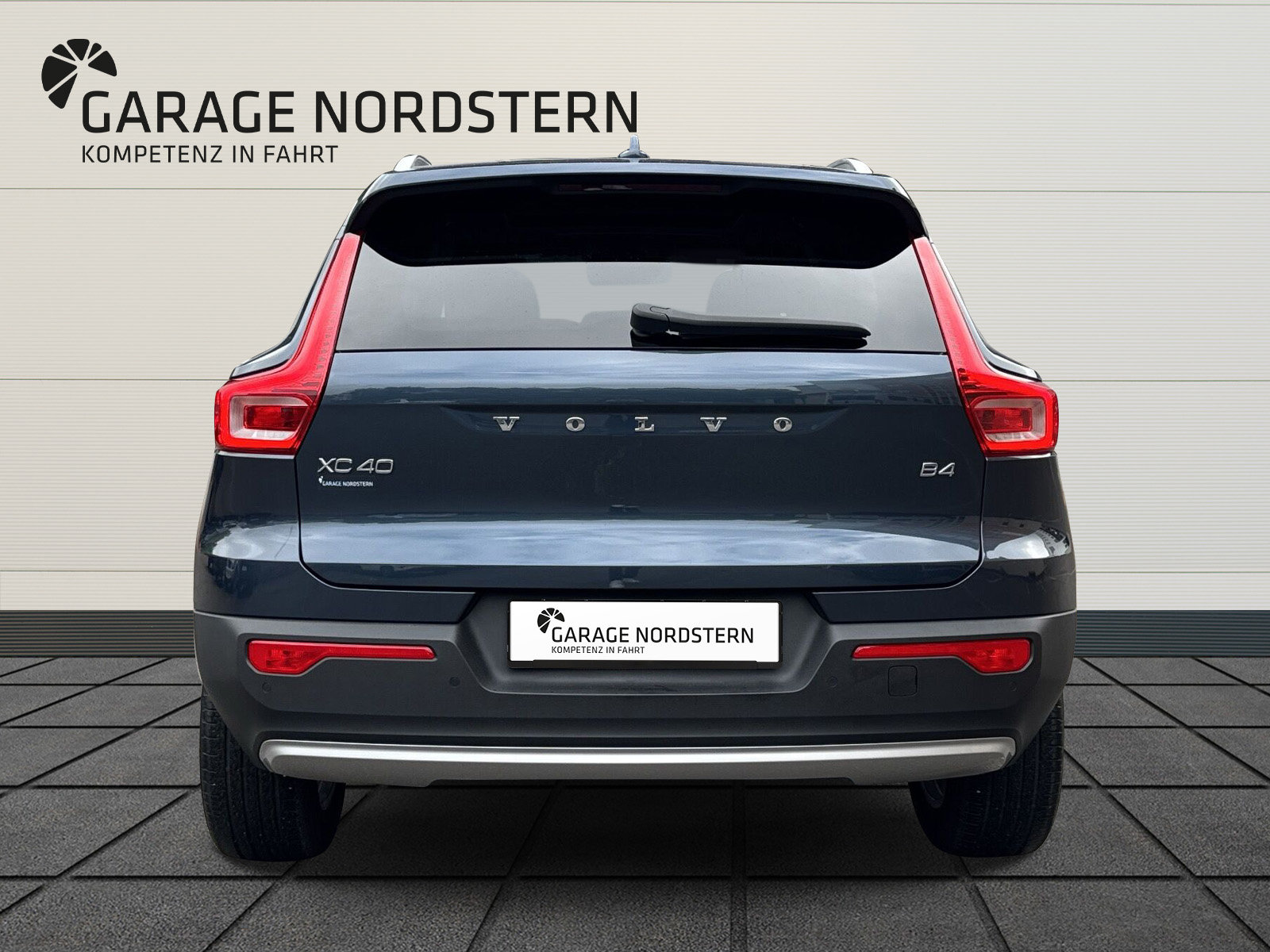 VOLVO XC40 2.0 B4 MH Momentum, Mild-Hybrid Benzin/Elektro, Occasion / Gebraucht, Automatik - 4