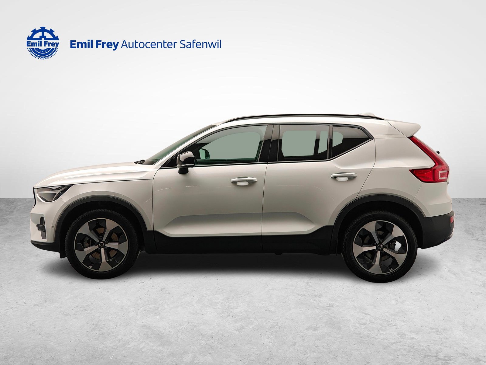 VOLVO XC40 2.0 B3 MH Plus Dark, Hybride Léger Essence/Électricité, Occasion / Utilisé, Automatique - 2