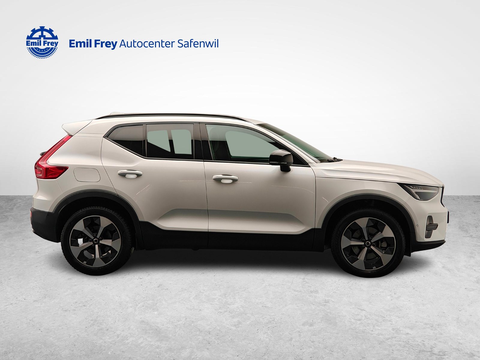 VOLVO XC40 2.0 B3 MH Plus Dark, Hybride Léger Essence/Électricité, Occasion / Utilisé, Automatique - 6