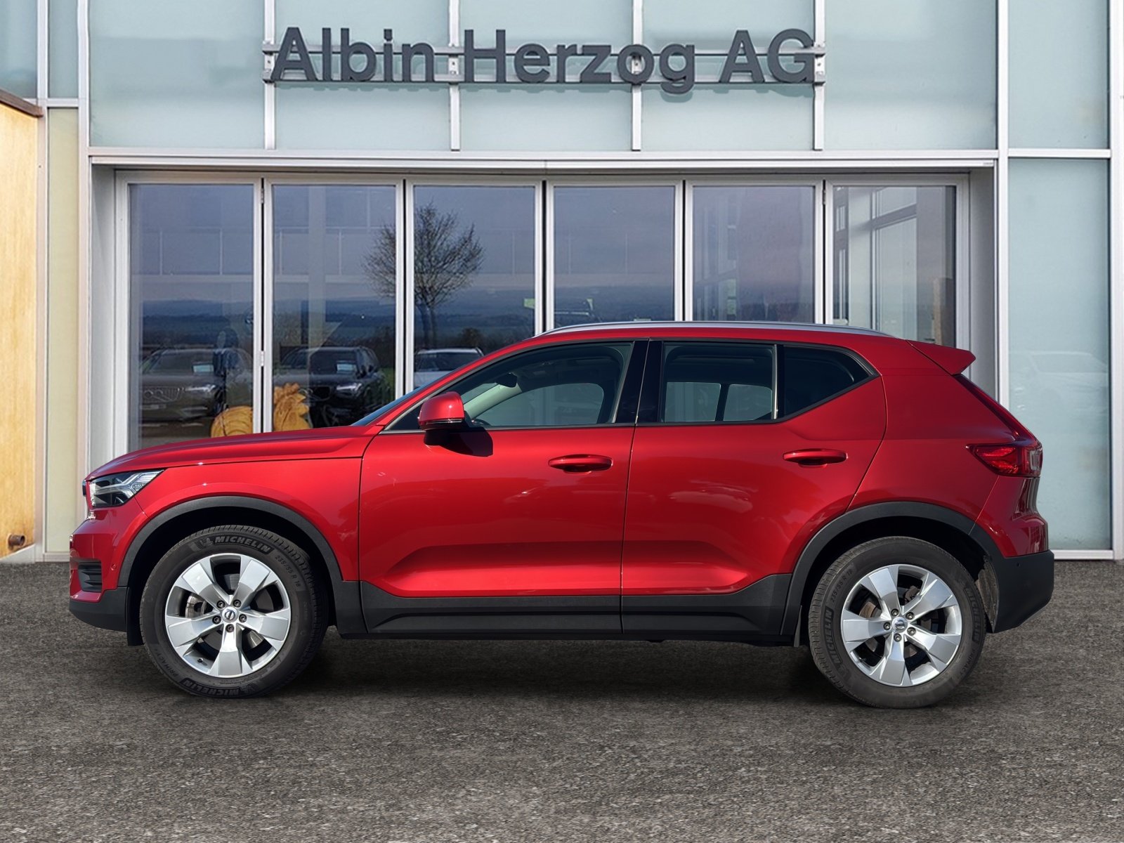 VOLVO XC40 2.0 D4 Momentum AWD, Diesel, Second hand / Used, Automatic - 2