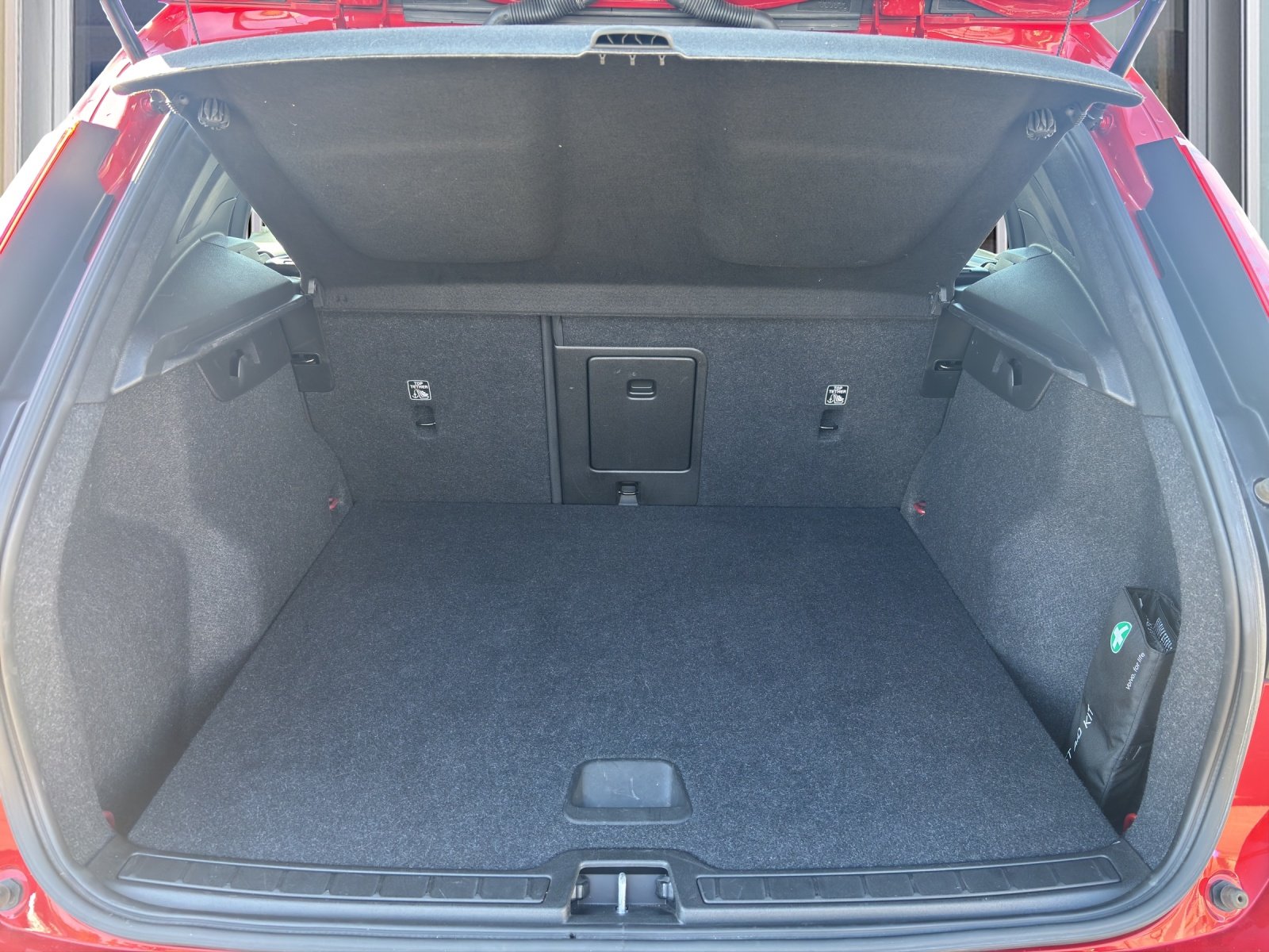 VOLVO XC40 2.0 D4 Momentum AWD, Diesel, Second hand / Used, Automatic - 7