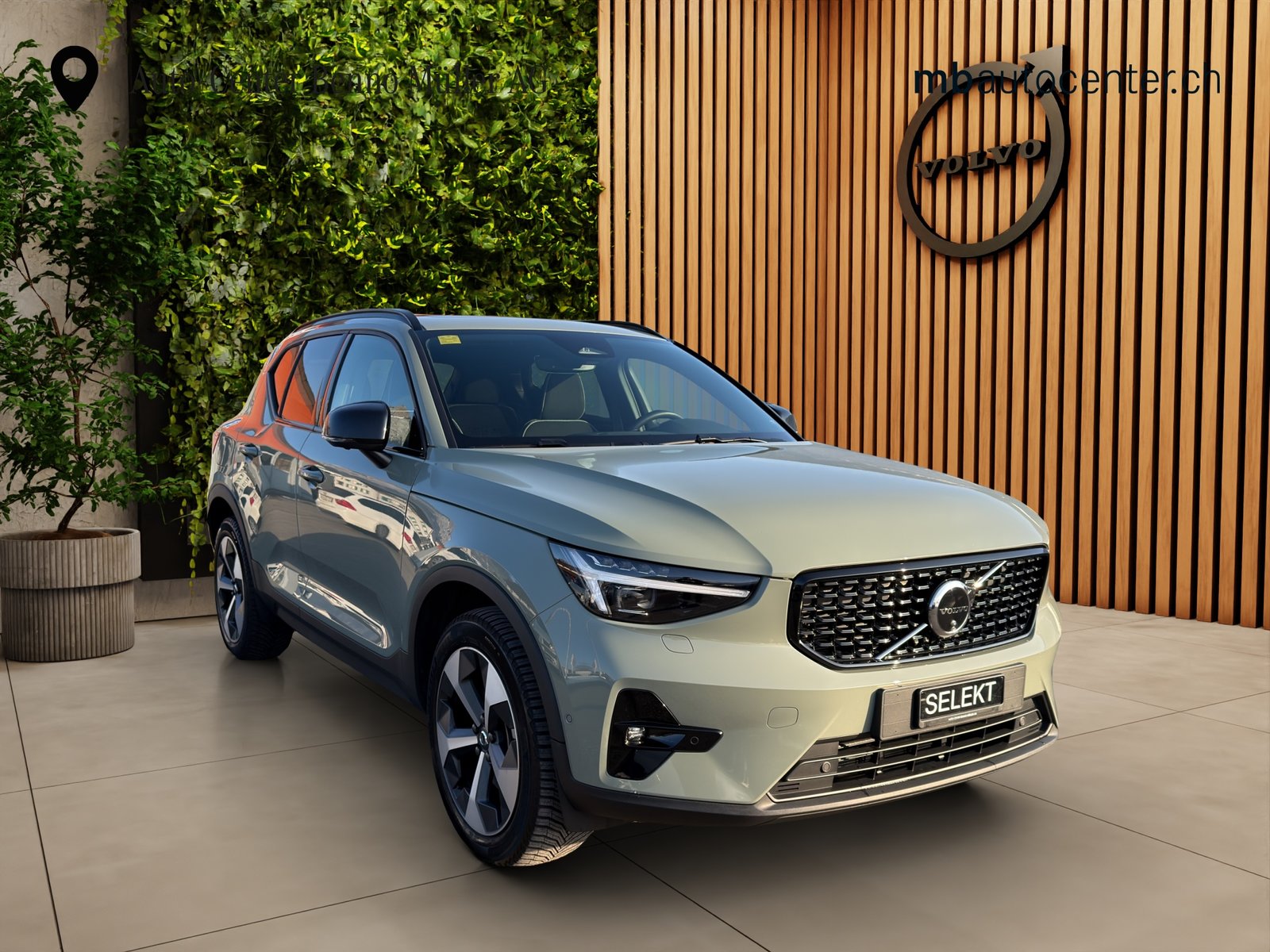 VOLVO XC40 2.0 B4 MH Plus Dark, Mild-Hybrid Petrol/Electric, Second hand / Used, Automatic - 7