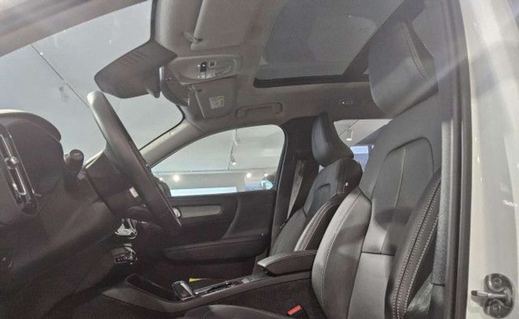 VOLVO XC40 B4 Plus Dark MH, Mild-Hybrid Benzin/Elektro, Occasion / Gebraucht, Automatik - 7
