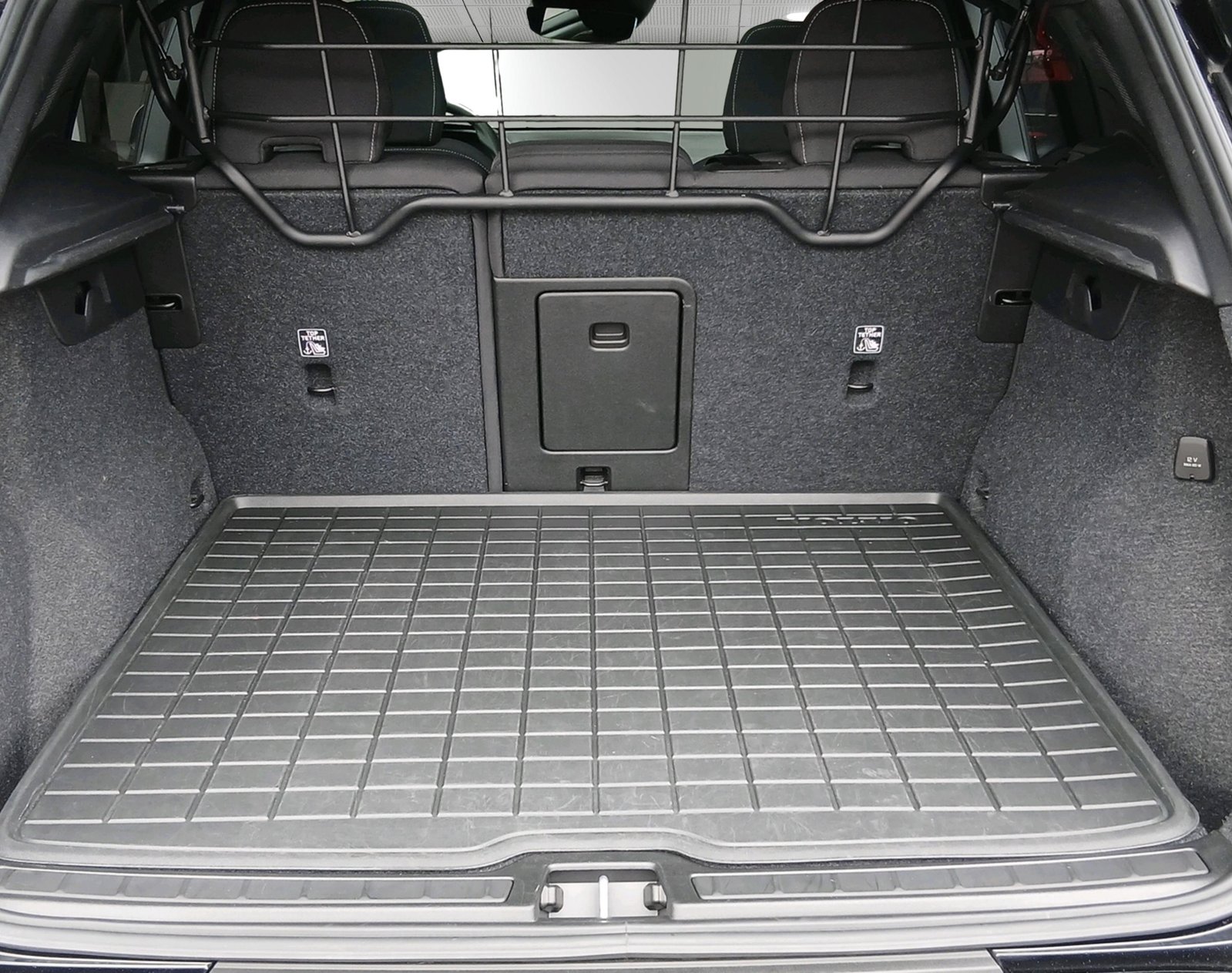 VOLVO XC40 1.5 T4 PiH R-Design Expre, Voll-Hybrid Benzin/Elektro, Occasion / Gebraucht, Automatik - 6