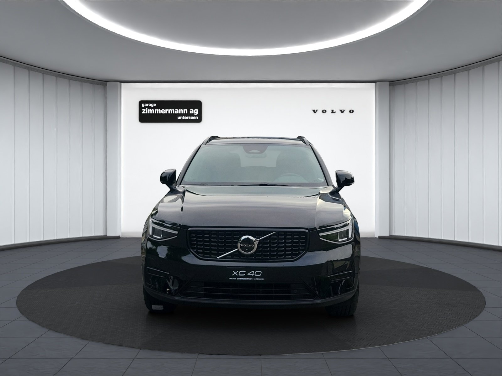 VOLVO XC40 2.0 B3 MH Plus Dark, Mild-Hybrid Petrol/Electric, Second hand / Used, Automatic - 2