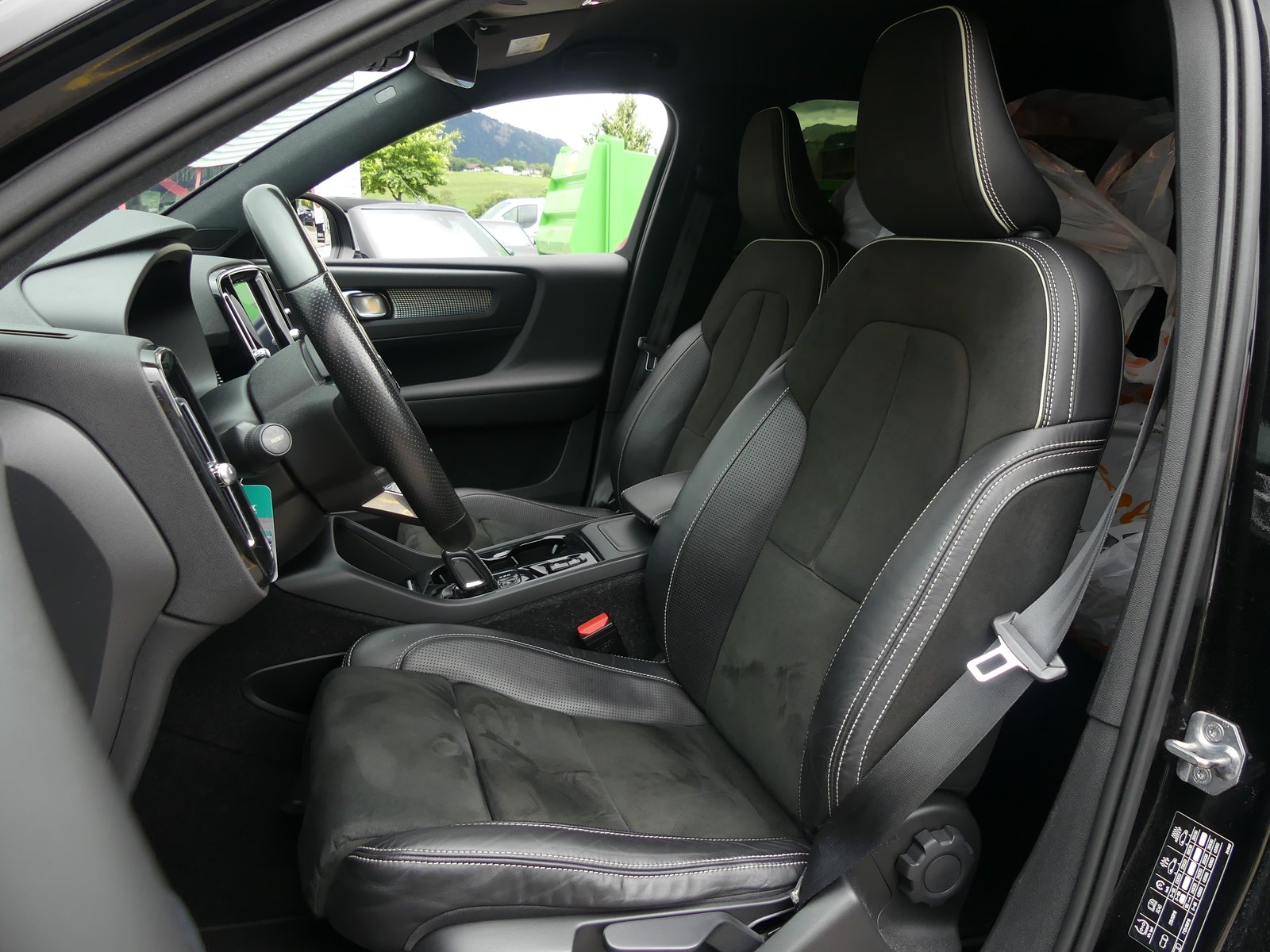 VOLVO XC40 D4 AWD R-Design, Diesel, Occasioni / Usate, Automatico - 7