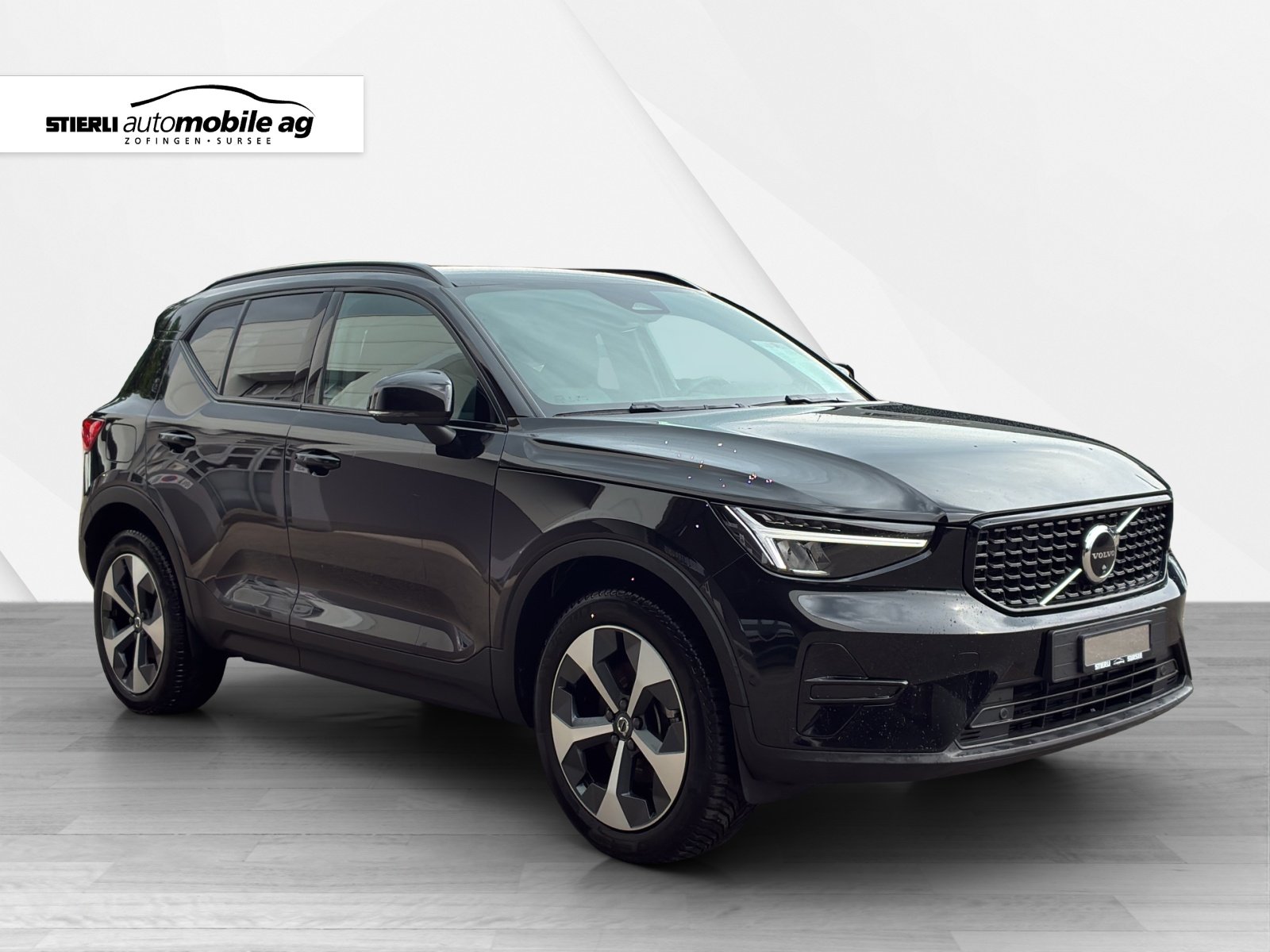VOLVO XC40 2.0 B3 MH Plus Dark, Mild-Hybrid Benzin/Elektro, Occasion / Gebraucht, Automatik - 3