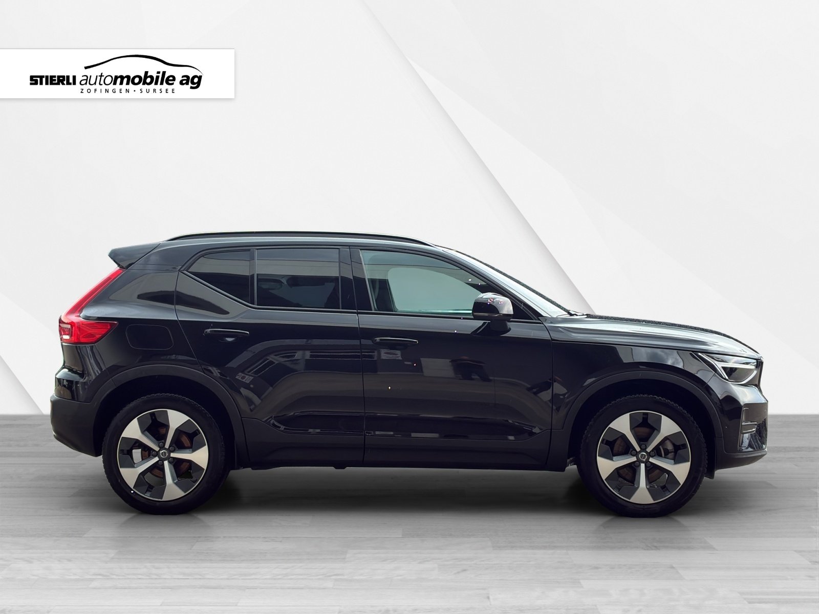 VOLVO XC40 2.0 B3 MH Plus Dark, Mild-Hybrid Benzin/Elektro, Occasion / Gebraucht, Automatik - 4