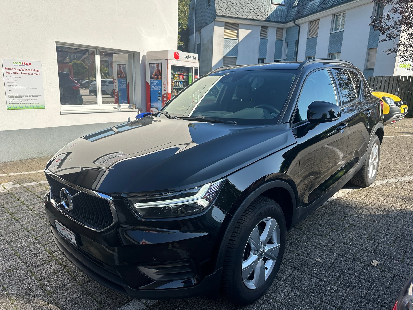 VOLVO XC40 T2 Momentum Light Geartronic, Benzina, Occasioni / Usate, Automatico - 2