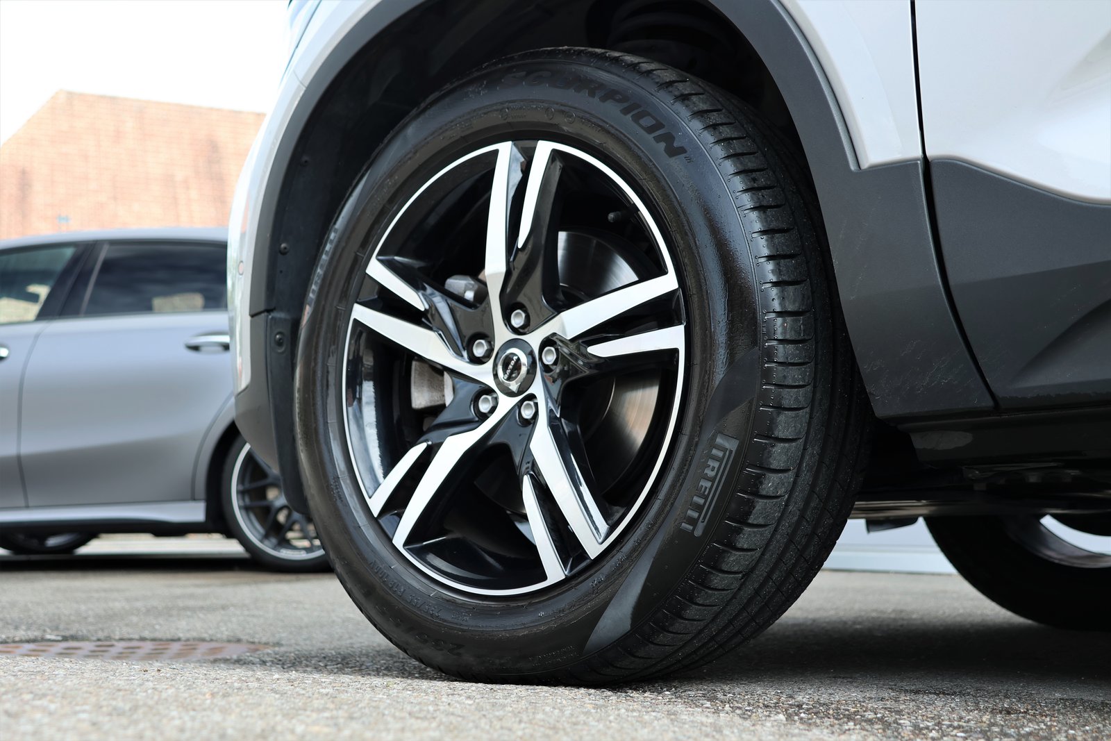VOLVO XC40 B3 Benzin Mild Hybrid Plus Dark DCT, Hybride Léger Essence/Électricité, Occasion / Utilisé, Automatique - 7