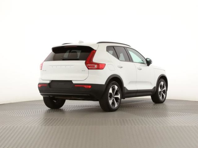 VOLVO XC40 B4 Benzin Mild Hybrid Plus Dark DCT, Mild-Hybrid Petrol/Electric, Second hand / Used, Automatic - 2
