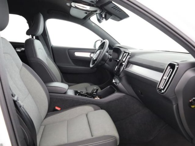 VOLVO XC40 B4 Benzin Mild Hybrid Plus Dark DCT, Mild-Hybrid Petrol/Electric, Second hand / Used, Automatic - 3