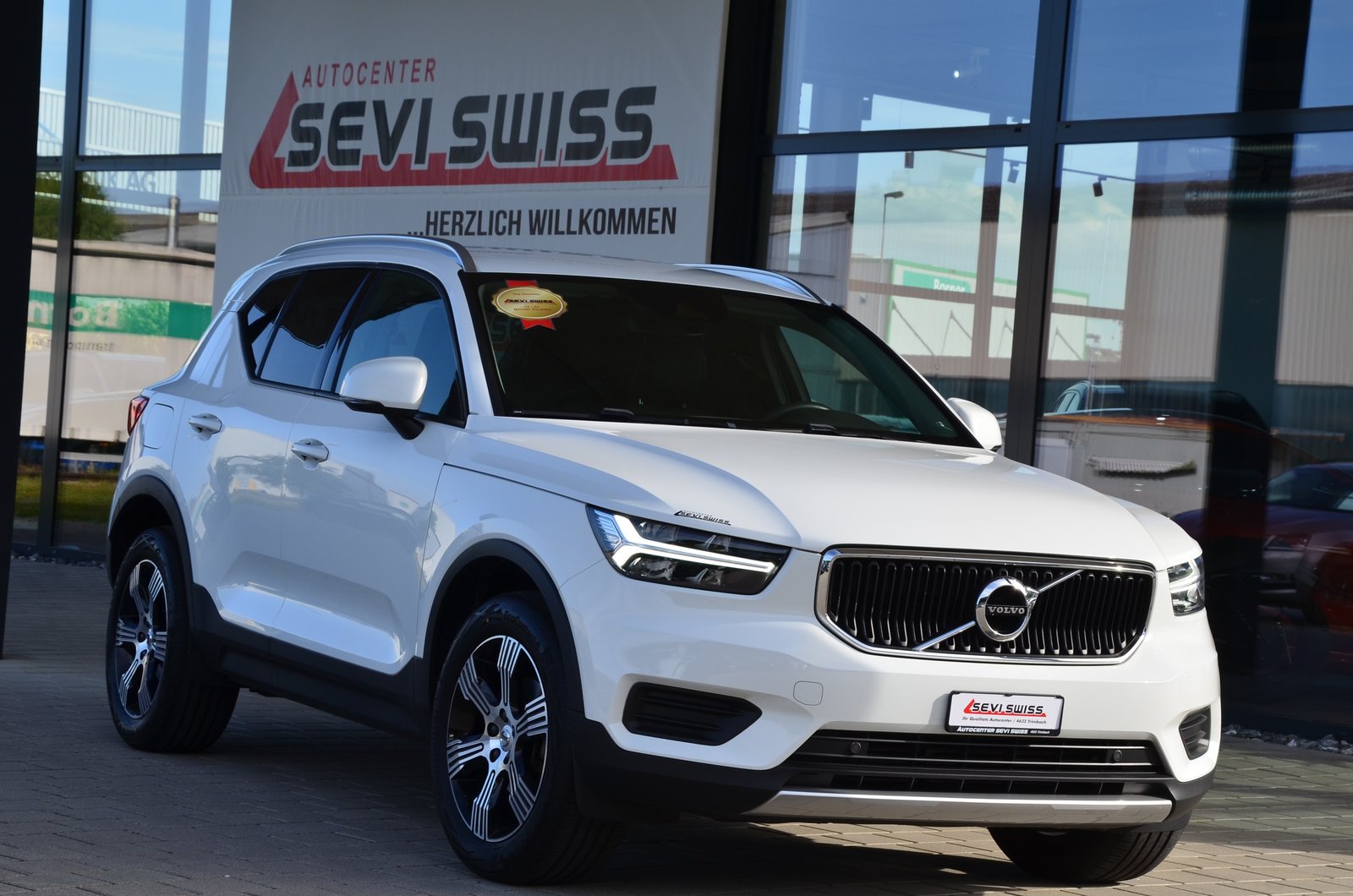 VOLVO XC40 T3 Momentum Geartronic*Ab MFK,1 Jahr oder 20'000k, Benzina, Occasioni / Usate, Automatico - 2