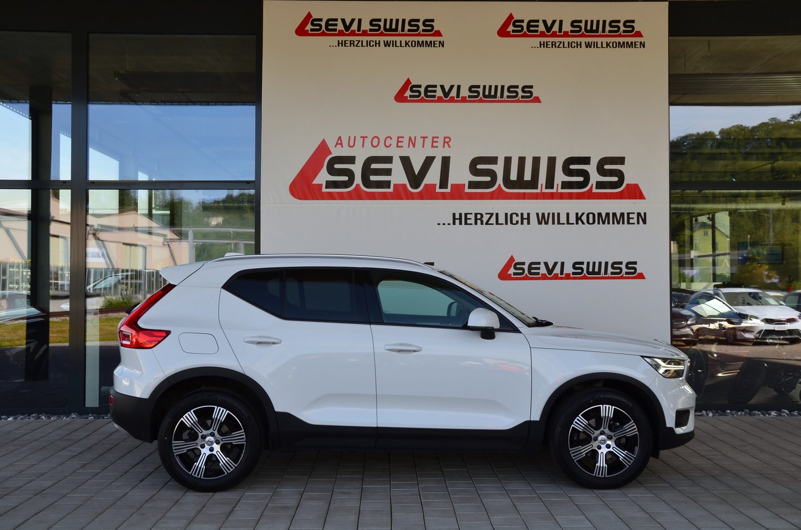 VOLVO XC40 T3 Momentum Geartronic*Ab MFK,1 Jahr oder 20'000k, Benzina, Occasioni / Usate, Automatico - 4