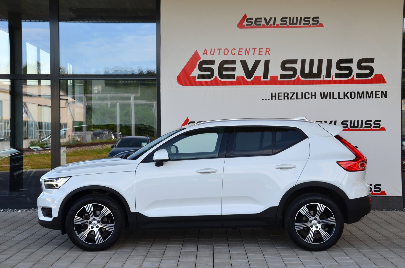 VOLVO XC40 T3 Momentum Geartronic*Ab MFK,1 Jahr oder 20'000k, Benzina, Occasioni / Usate, Automatico - 7