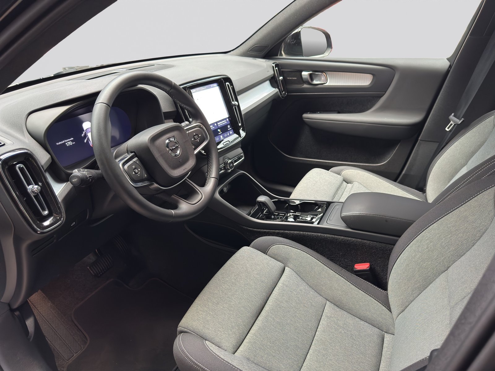 VOLVO XC40 B3 Benzin Mild Hybrid Plus Black Edition, Hybride Léger Essence/Électricité, Occasion / Utilisé, Automatique - 7