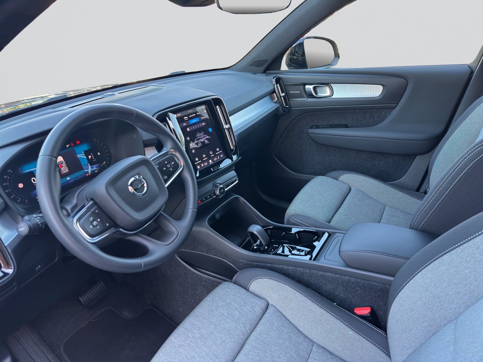 VOLVO XC40 B3 Benzin Mild Hybrid Plus Black Edition, Hybride Léger Essence/Électricité, Occasion / Utilisé, Automatique - 7