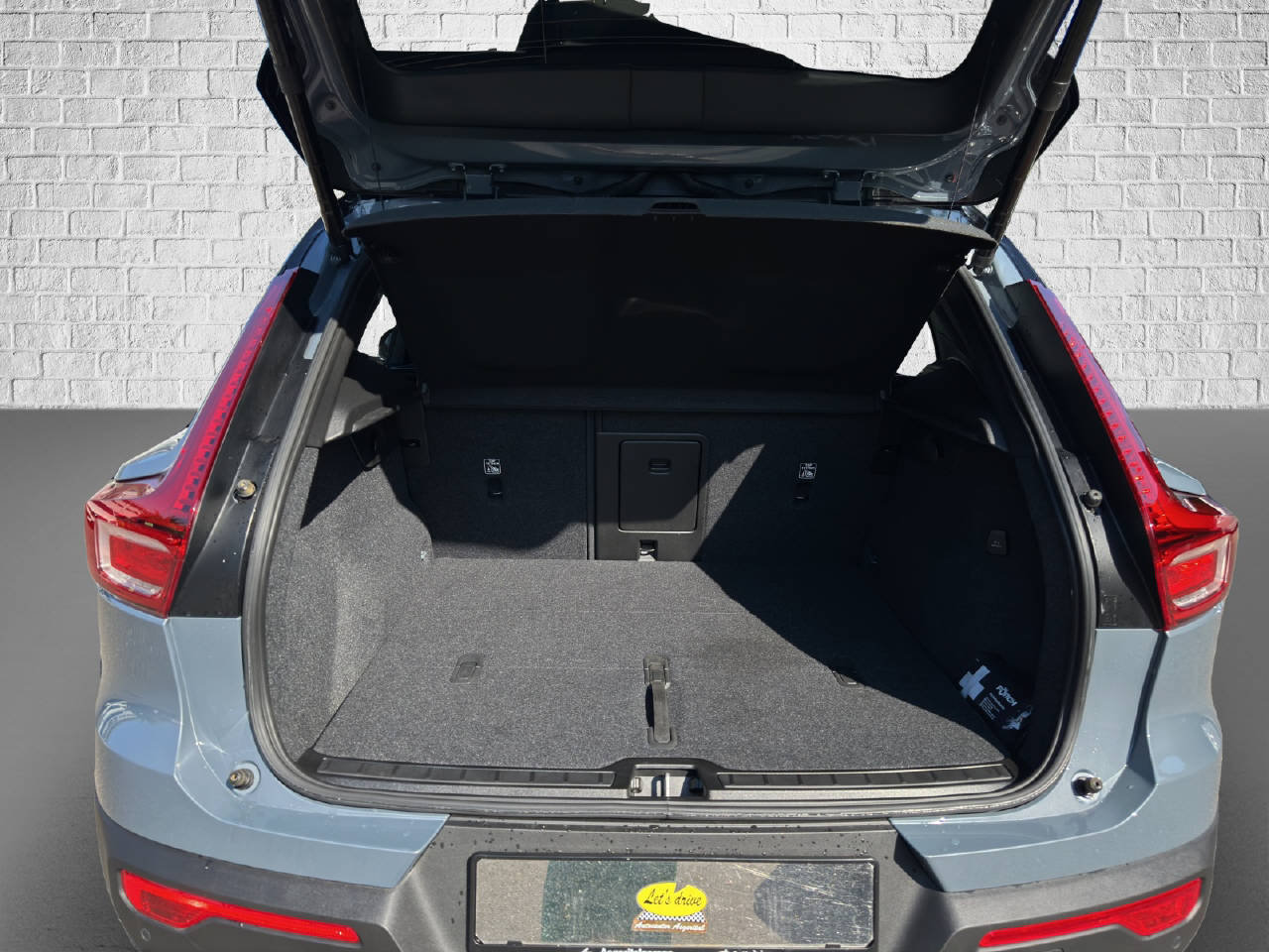 VOLVO XC40 2.0 B4 MH R-Design AWD, Hybride Léger Essence/Électricité, Occasion / Utilisé, Automatique - 7