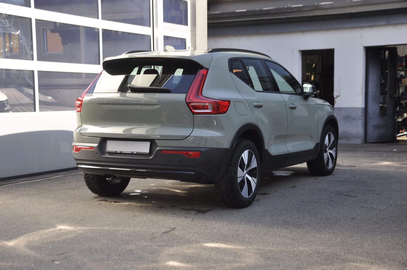 VOLVO XC40 B3 Benzin Mild Hybrid Plus Dark DCT, Hybride Léger Essence/Électricité, Occasion / Utilisé, Automatique - 3