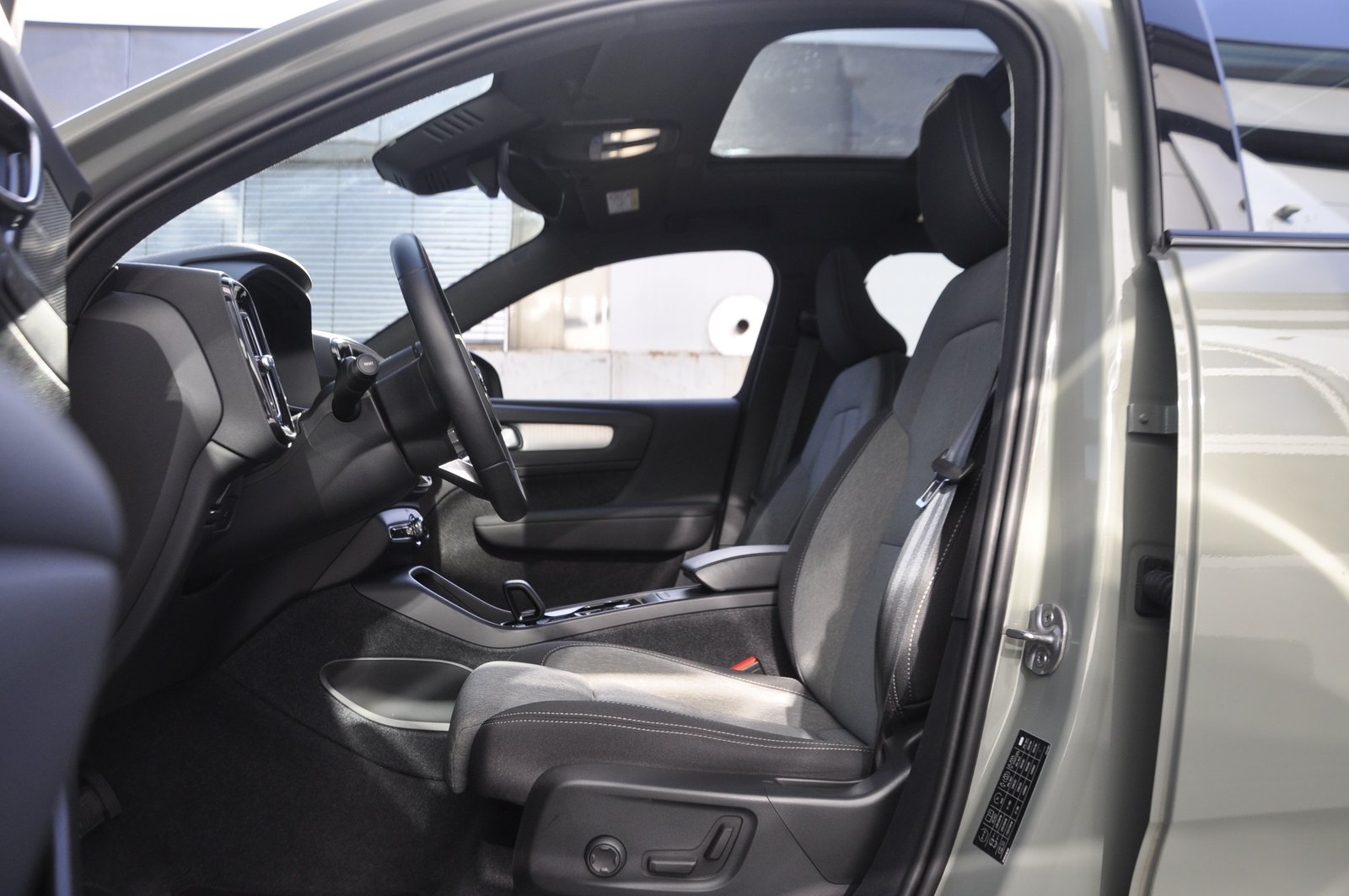 VOLVO XC40 B3 Benzin Mild Hybrid Plus Dark DCT, Hybride Léger Essence/Électricité, Occasion / Utilisé, Automatique - 5