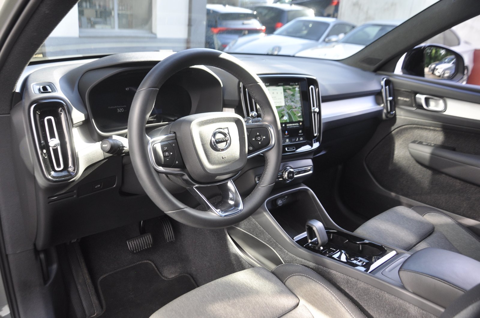 VOLVO XC40 B3 Benzin Mild Hybrid Plus Dark DCT, Hybride Léger Essence/Électricité, Occasion / Utilisé, Automatique - 6