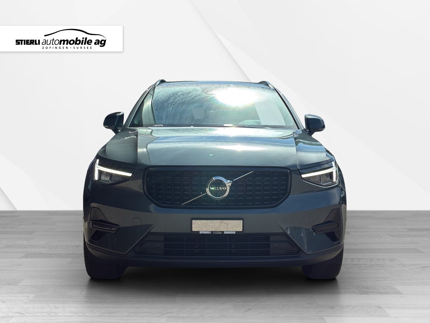 VOLVO XC40 2.0 B3 MH Plus Dark, Hybride Léger Essence/Électricité, Occasion / Utilisé, Automatique - 2