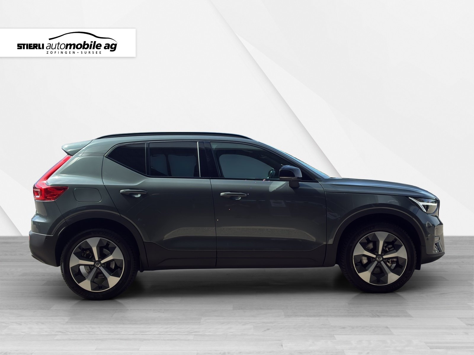 VOLVO XC40 2.0 B3 MH Plus Dark, Hybride Léger Essence/Électricité, Occasion / Utilisé, Automatique - 4