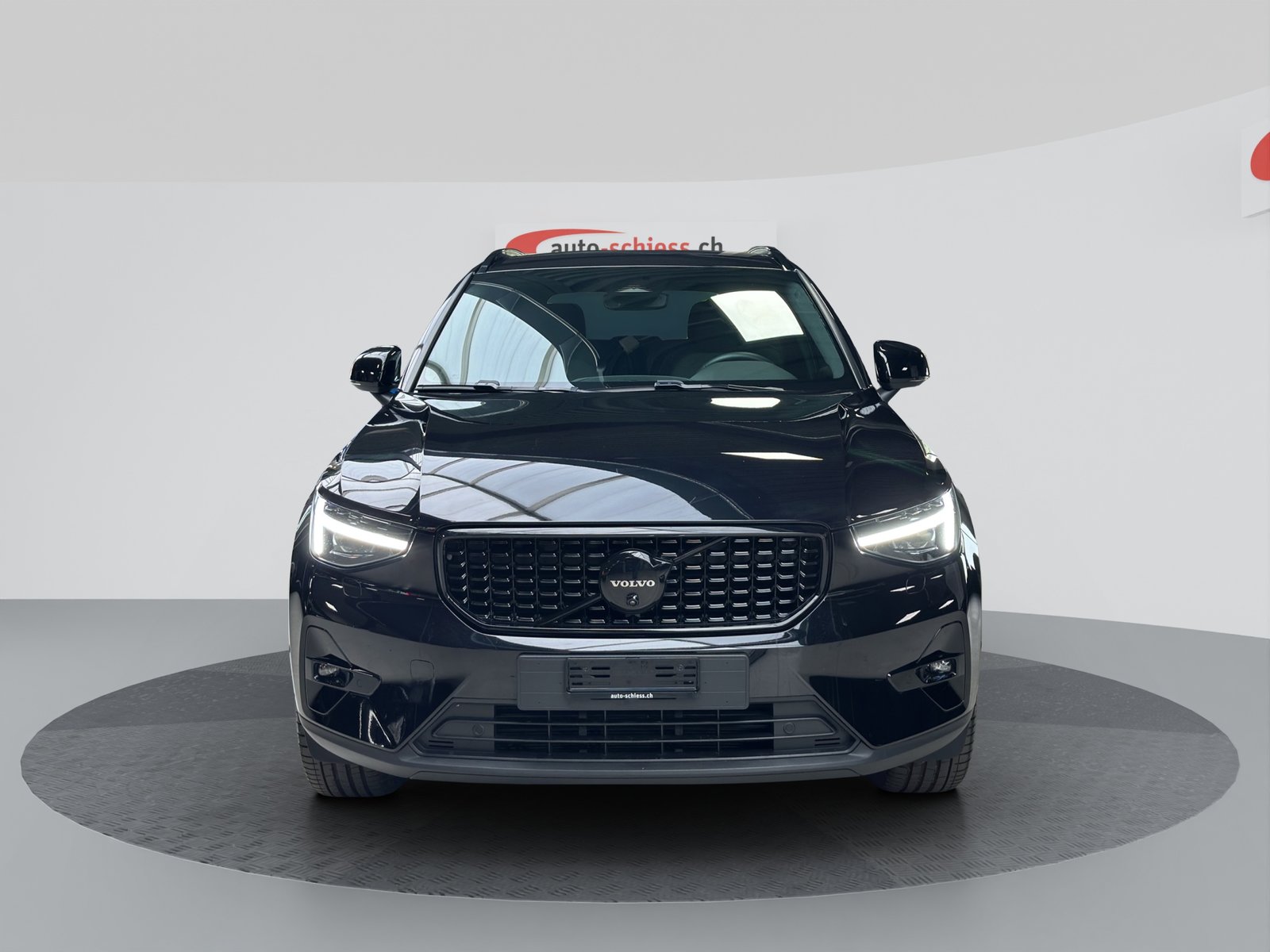 VOLVO XC40 B3 Benzin Mild Hybrid Plus Black Edition, Mild-Hybrid Benzin/Elektro, Occasion / Gebraucht, Automatik - 2