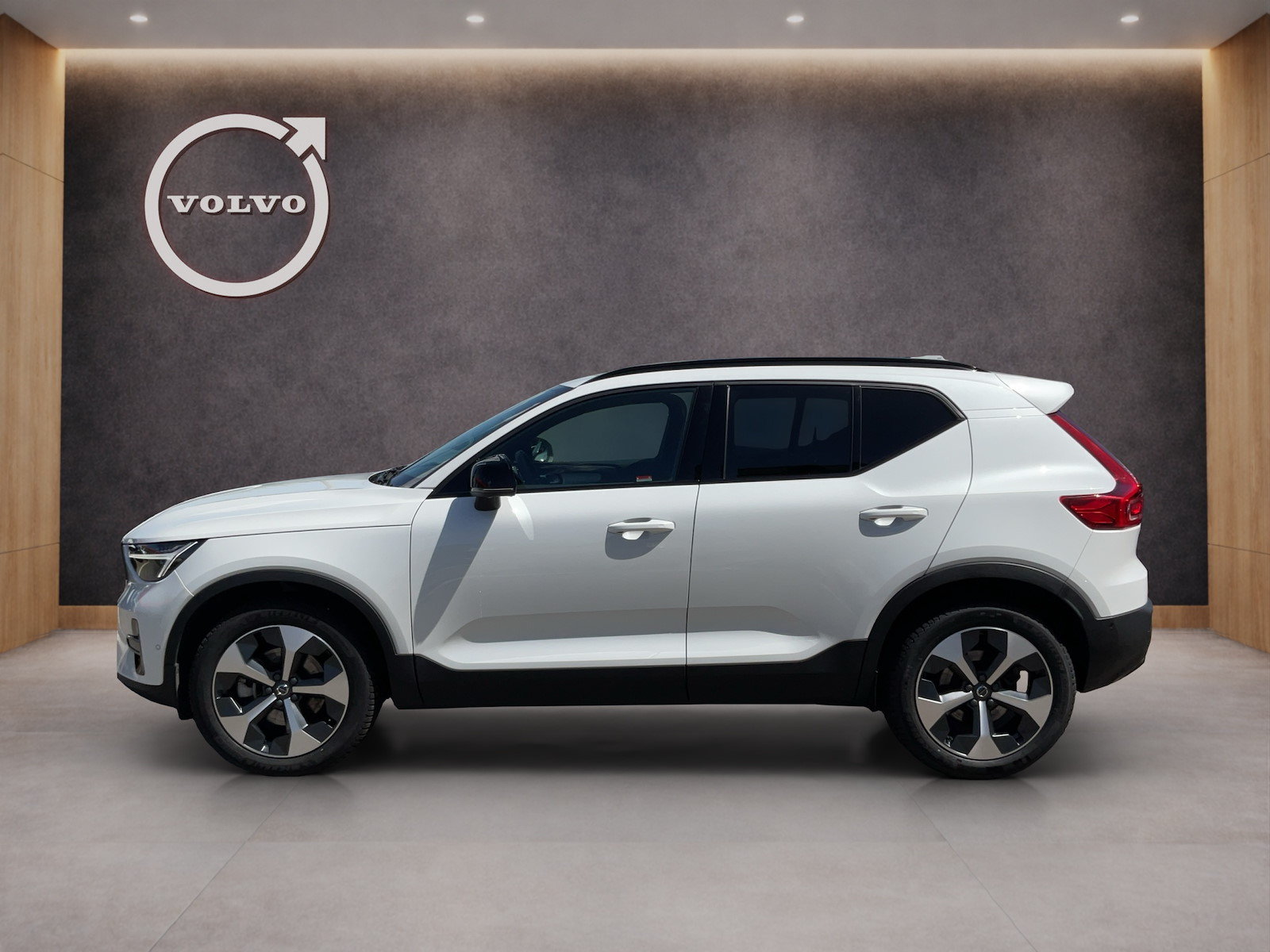 VOLVO XC40 2.0 B3 MH Plus Dark, Mild-Hybrid Petrol/Electric, Second hand / Used, Automatic - 2
