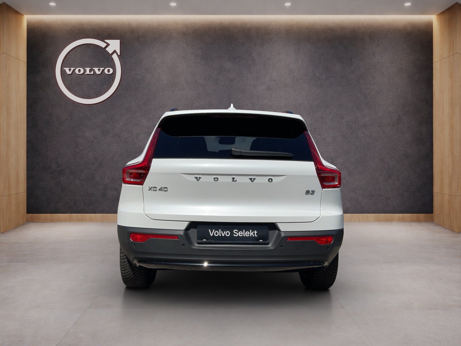 VOLVO XC40 2.0 B3 MH Plus Dark, Mild-Hybrid Petrol/Electric, Second hand / Used, Automatic - 4