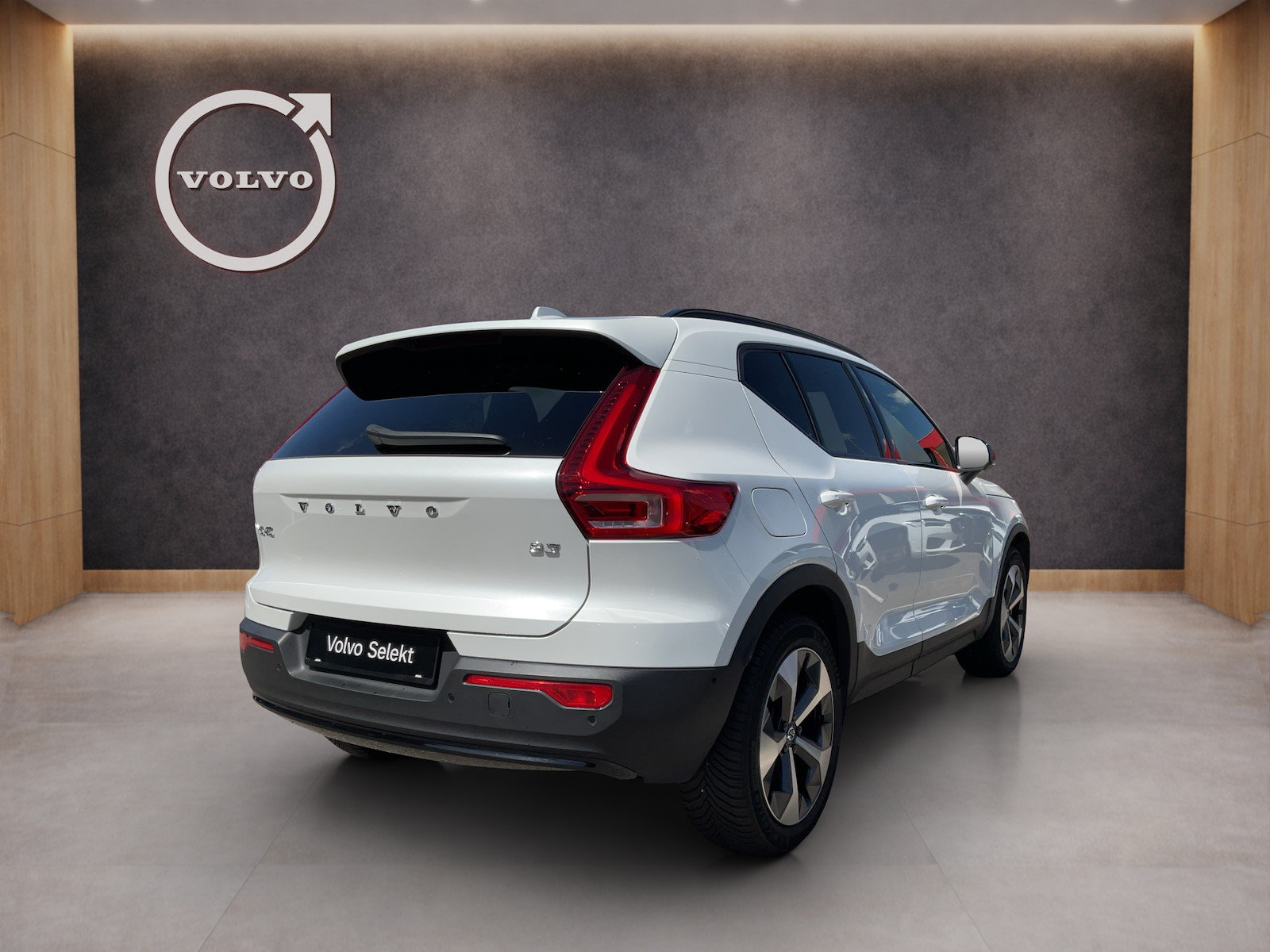 VOLVO XC40 2.0 B3 MH Plus Dark, Mild-Hybrid Petrol/Electric, Second hand / Used, Automatic - 5