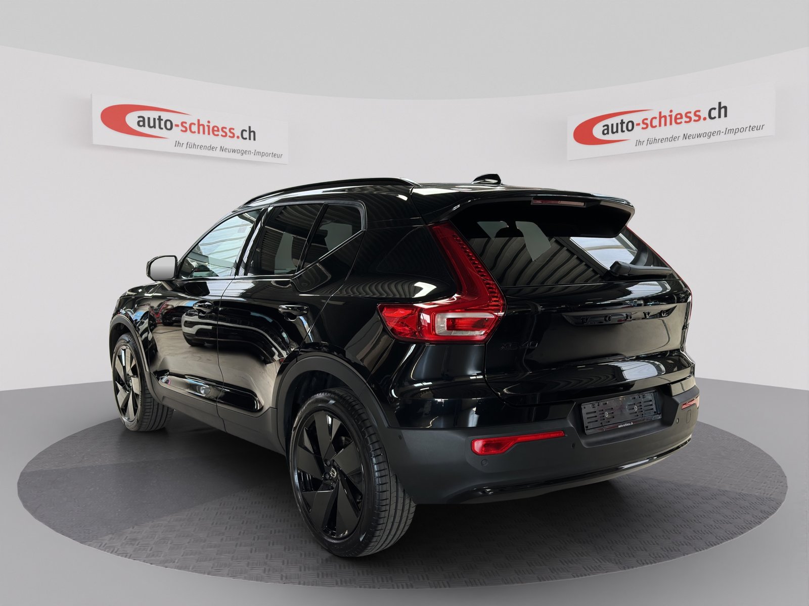 VOLVO XC40 B3 Benzin Mild Hybrid Plus Black Edition, Mild-Hybrid Petrol/Electric, Second hand / Used, Automatic - 3