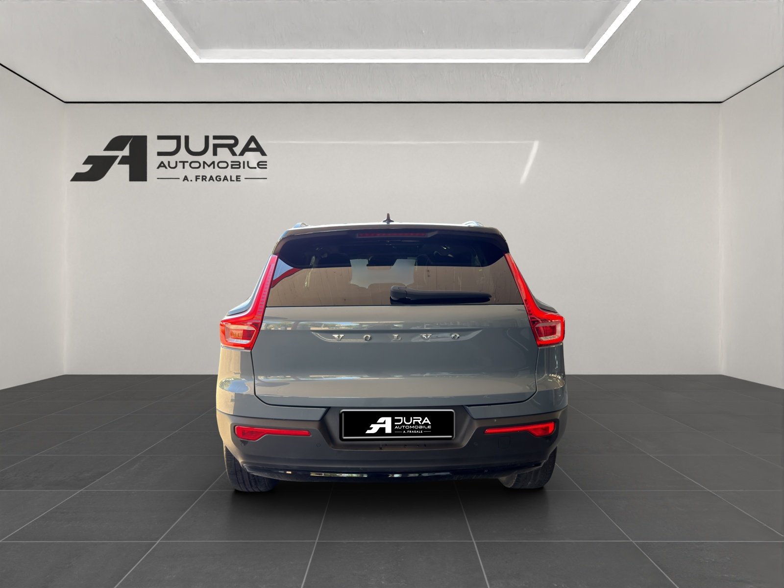 VOLVO XC40 2.0 B4 MH R-Design AWD, Mild-Hybrid Benzin/Elektro, Occasion / Gebraucht, Automatik - 6