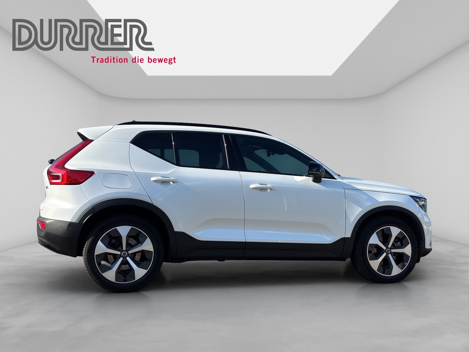 VOLVO XC40 2.0 B3 MH Plus Dark, Mild-Hybrid Petrol/Electric, Second hand / Used, Automatic - 5