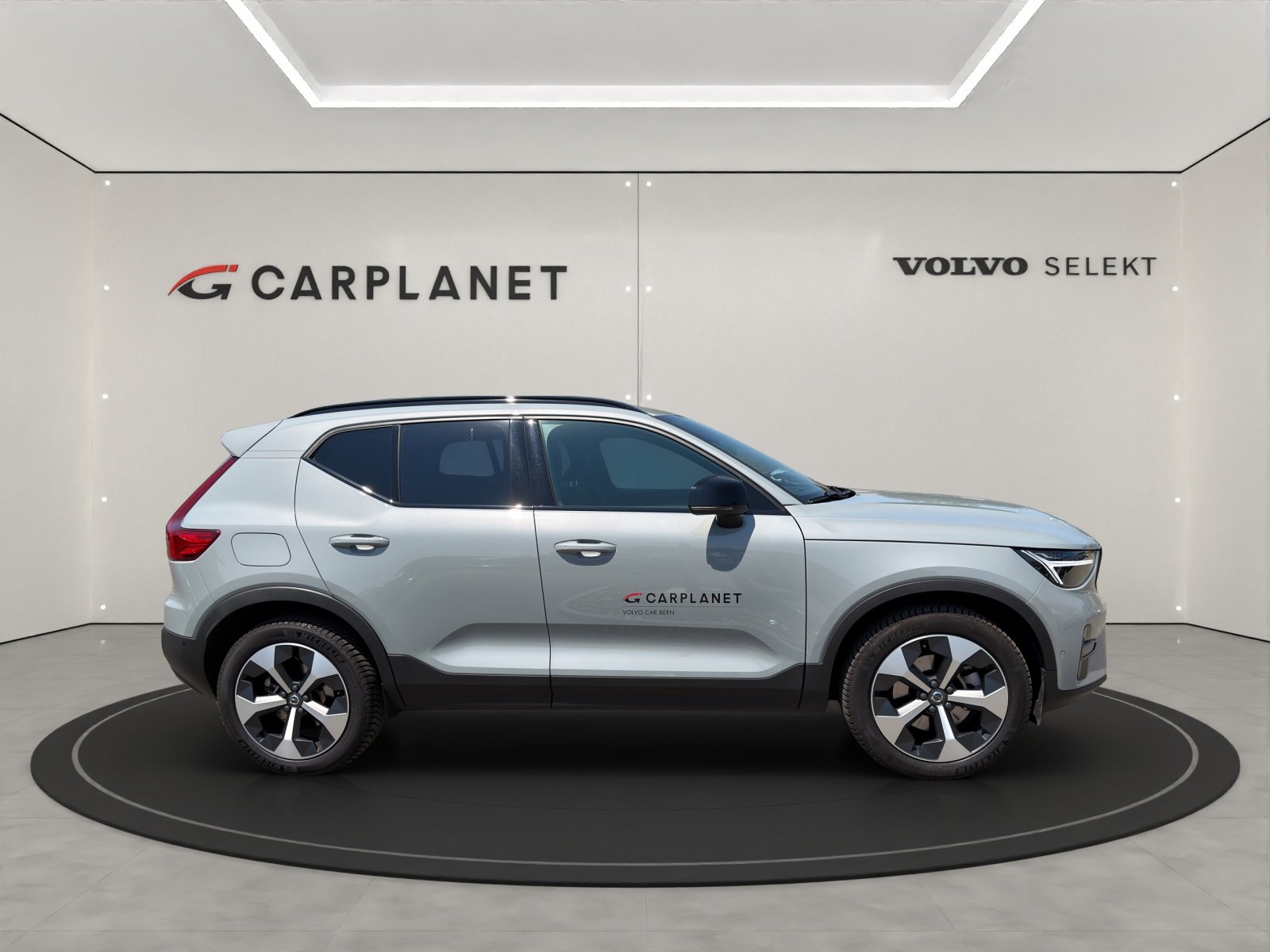 VOLVO XC40 2.0 B3 MH Plus Dark, Hybride Léger Essence/Électricité, Occasion / Utilisé, Automatique - 2