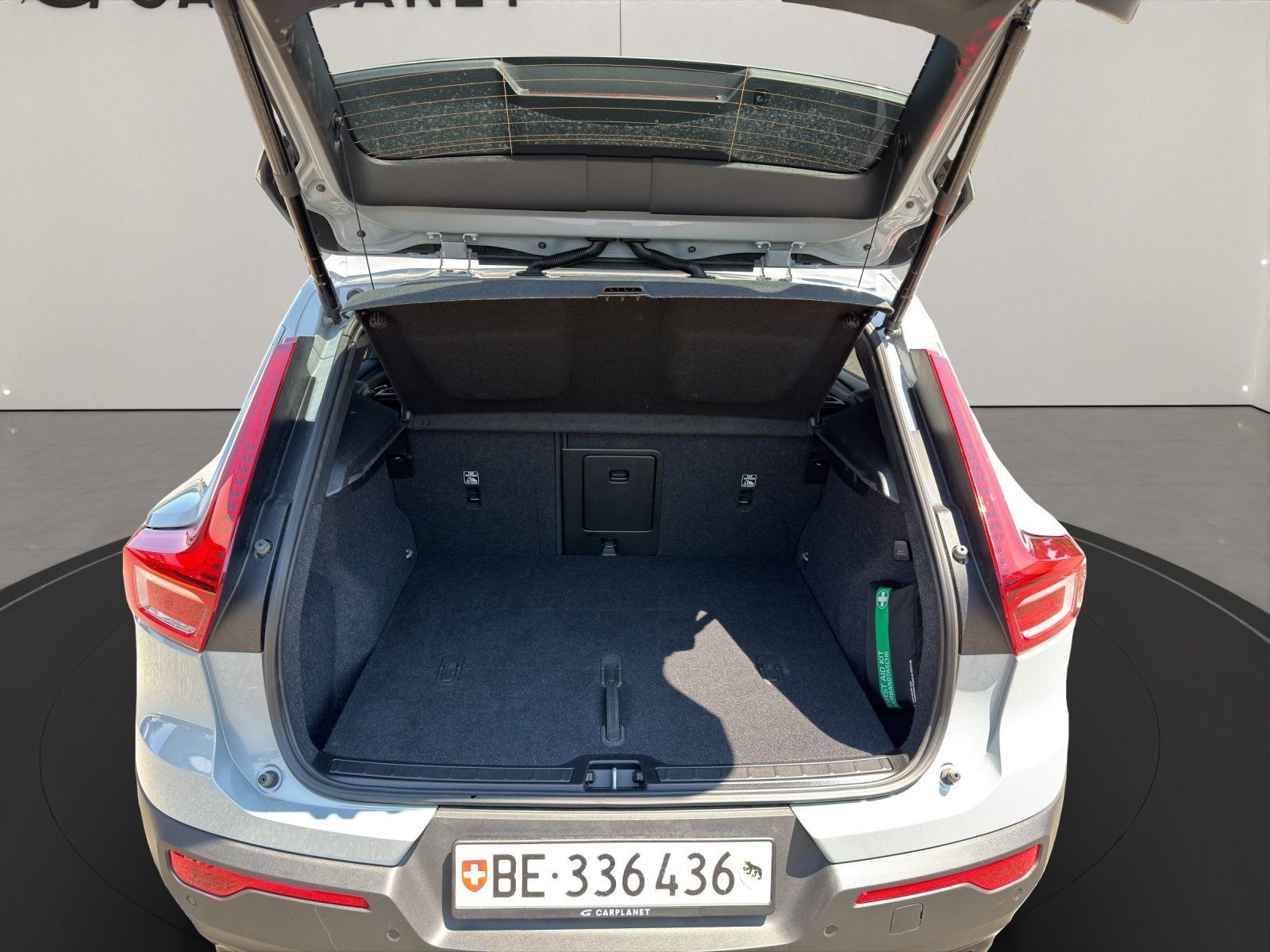 VOLVO XC40 2.0 B3 MH Plus Dark, Hybride Léger Essence/Électricité, Occasion / Utilisé, Automatique - 6