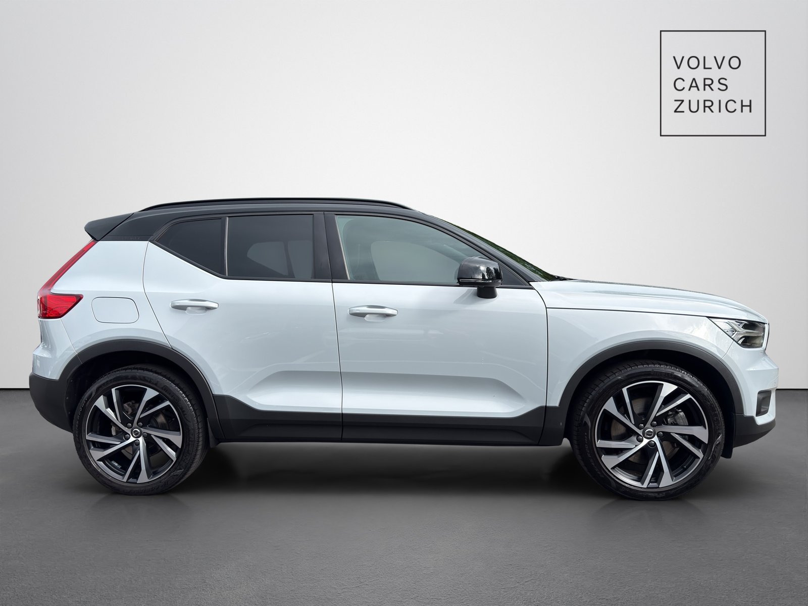 VOLVO XC40 1.5 T5 PiH R-Design, Plug-in-Hybrid Petrol/Electric, Second hand / Used, Automatic - 4