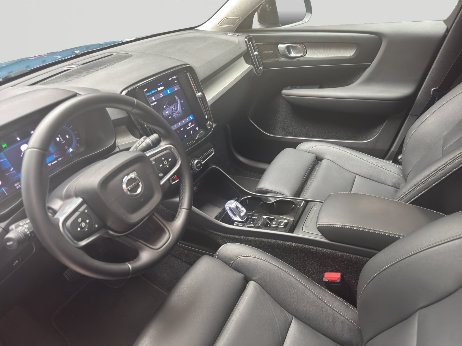 VOLVO XC40 B3 Benzin Mild Hybrid Plus Dark DCT, Hybride Léger Essence/Électricité, Occasion / Utilisé, Automatique - 7