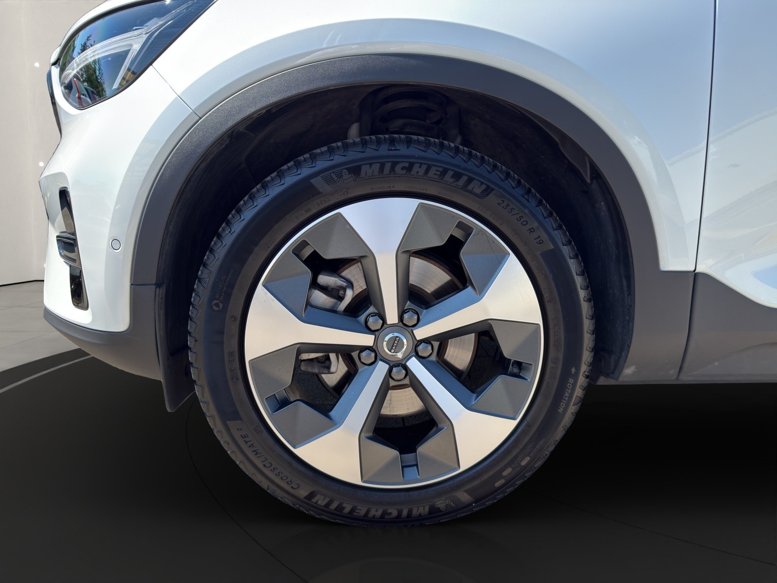 VOLVO XC40 2.0 B4 MH Plus Dark, Mild-Hybrid Petrol/Electric, Second hand / Used, Automatic - 7