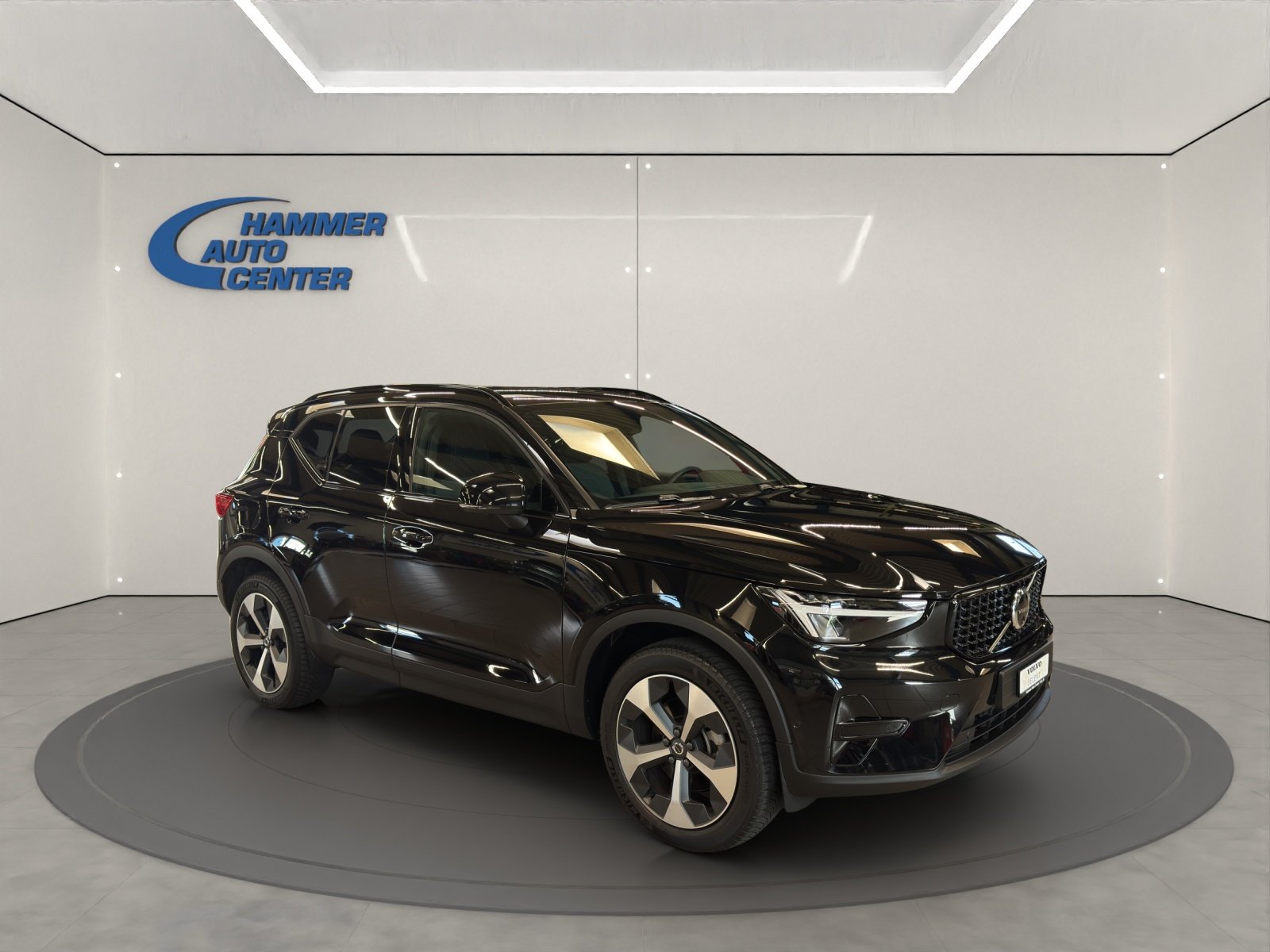 VOLVO XC40 2.0 B3 MH Plus Dark, Mild-Hybrid Petrol/Electric, Second hand / Used, Automatic - 5