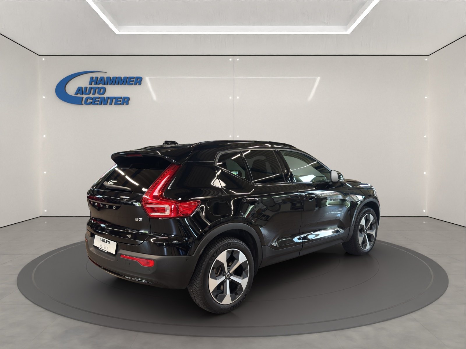 VOLVO XC40 2.0 B3 MH Plus Dark, Mild-Hybrid Petrol/Electric, Second hand / Used, Automatic - 7