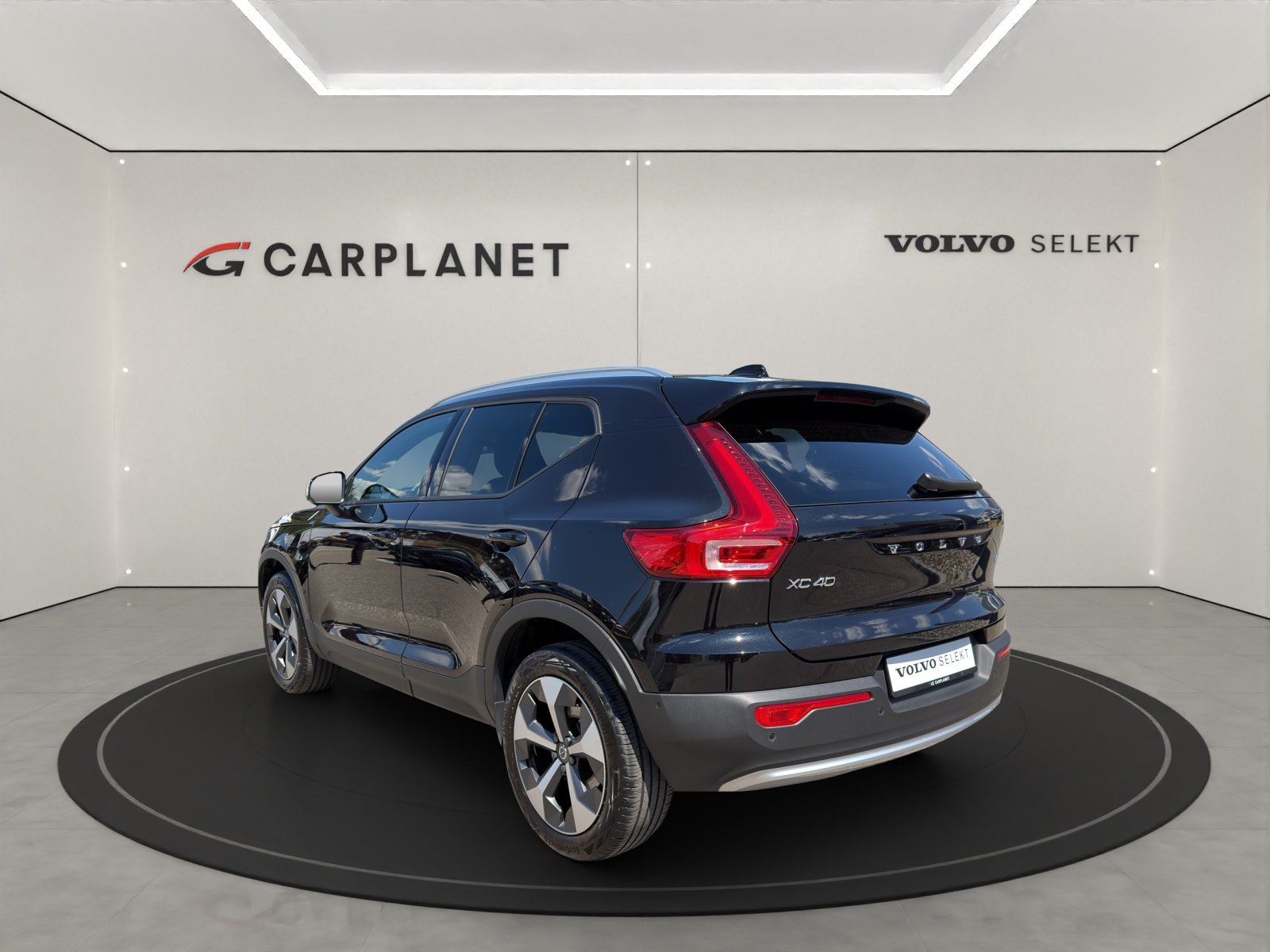 VOLVO XC40 2.0 B3 MH Core, Mild-Hybrid Petrol/Electric, Second hand / Used, Automatic - 4