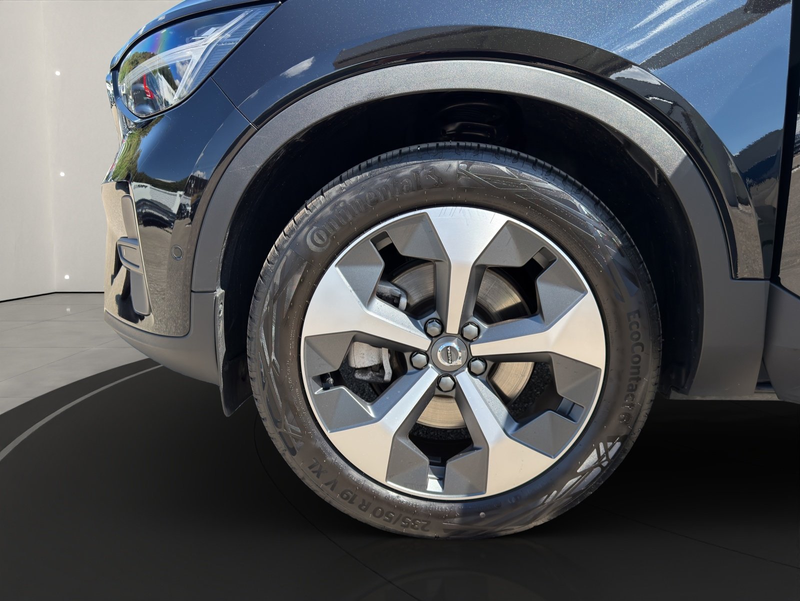 VOLVO XC40 2.0 B3 MH Core, Mild-Hybrid Petrol/Electric, Second hand / Used, Automatic - 7
