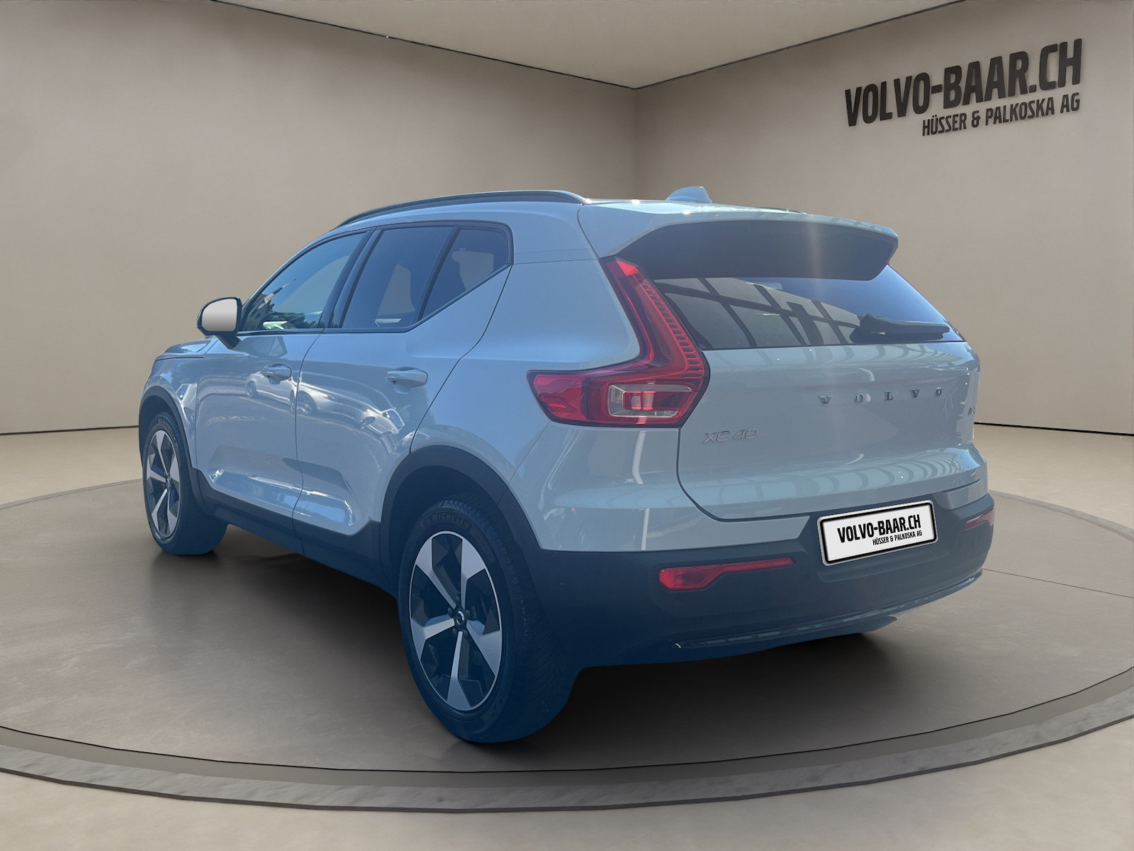 VOLVO XC40 2.0 B3 MH Plus Dark, Mild-Hybrid Petrol/Electric, Second hand / Used, Automatic - 3