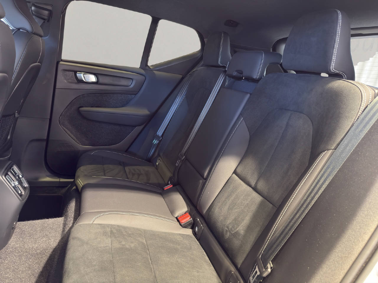 VOLVO XC40 P6 Ultimate, Electric, Second hand / Used, Automatic - 6