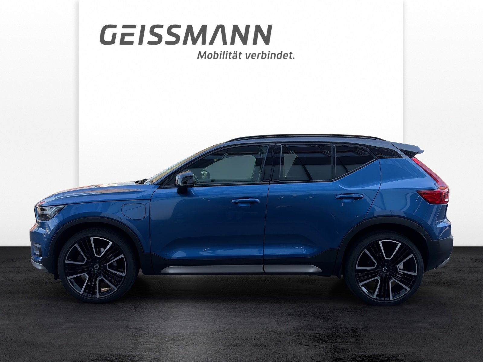 VOLVO XC40 1.5 T5 PiH R-Design, Plug-in-Hybrid Petrol/Electric, Second hand / Used, Automatic - 3