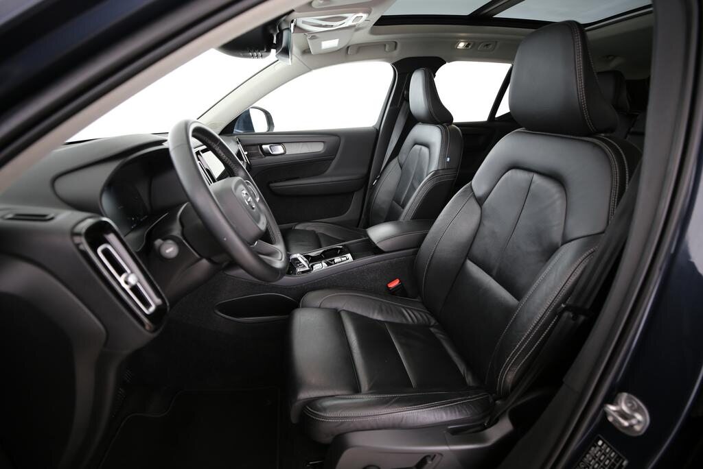 VOLVO XC40 1.5 T4 PiH Inscription, Plug-in-Hybrid Petrol/Electric, Second hand / Used, Automatic - 4