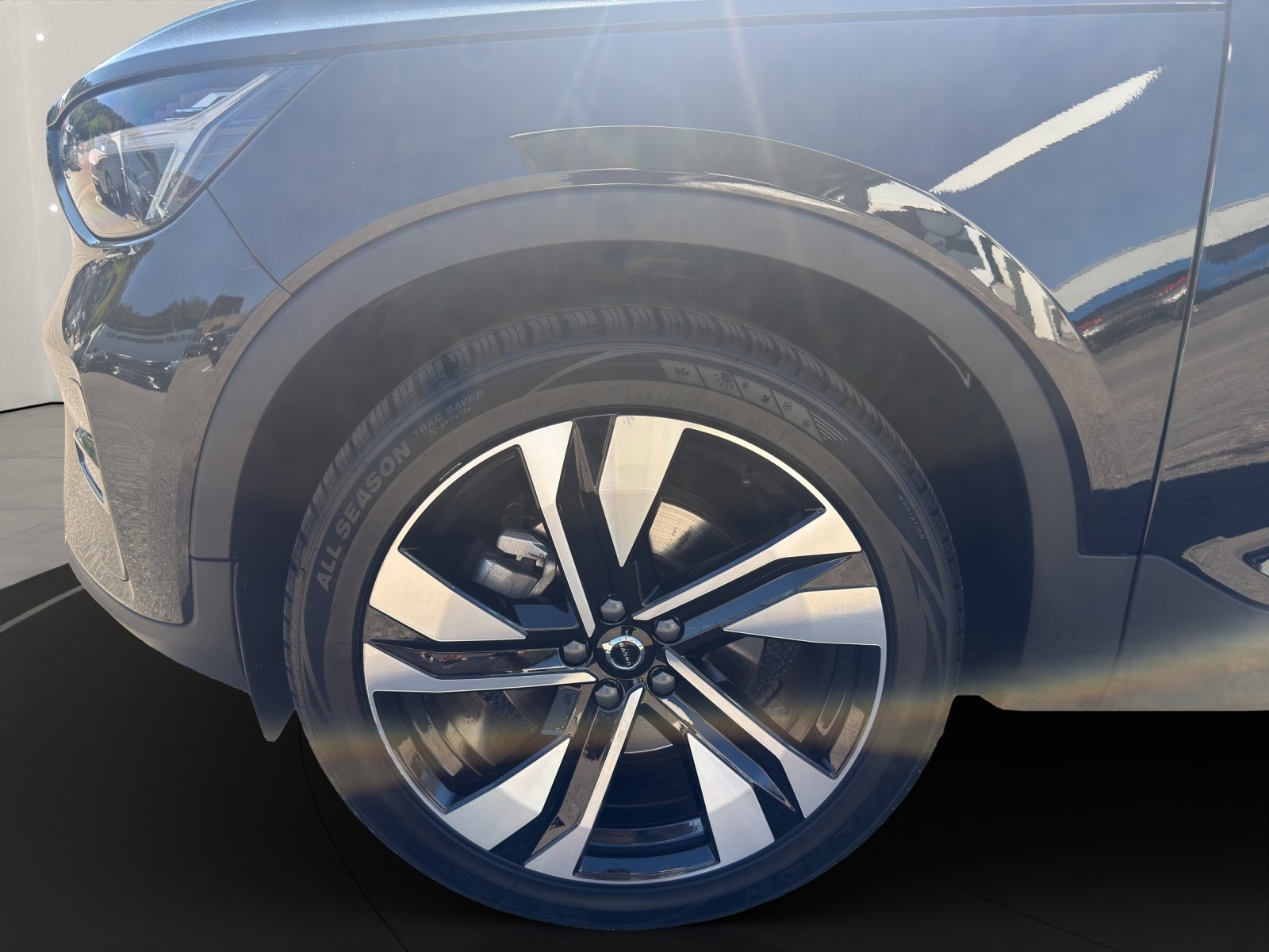VOLVO XC40 2.0 B3 MH Plus Dark, Hybride Léger Essence/Électricité, Occasion / Utilisé, Automatique - 7