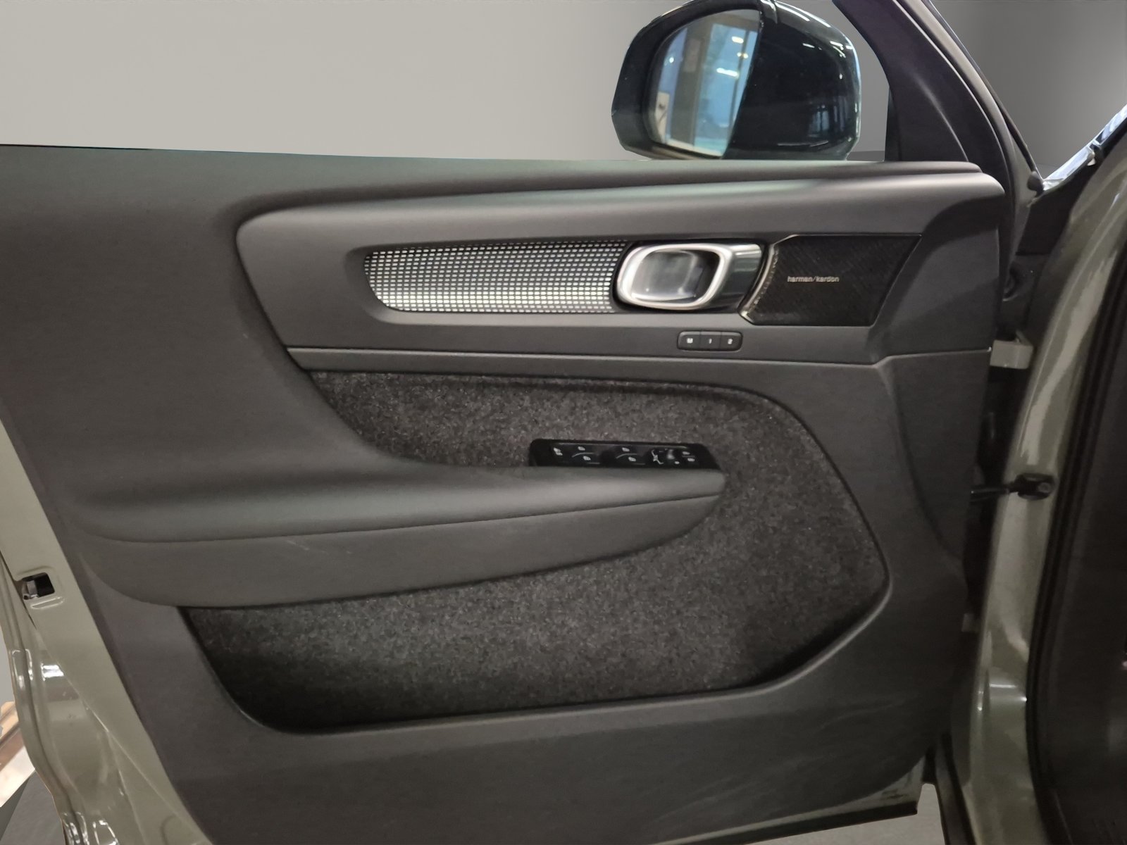 VOLVO XC40 Recharge P6 Ultimate FWD, Elektro, Occasion / Gebraucht, Automatik - 7